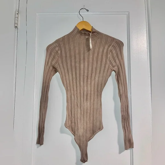 NWT Abercrombie & Fitch Beige Turtleneck Bodysuit - Picture 2 of 10